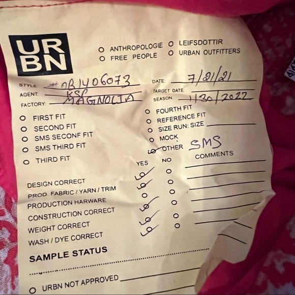 NWT FREE PEOPLE Red Retro Floral Smocked High Waist Billowy Cotton Shorts Sz XS - Picture 10 of 10